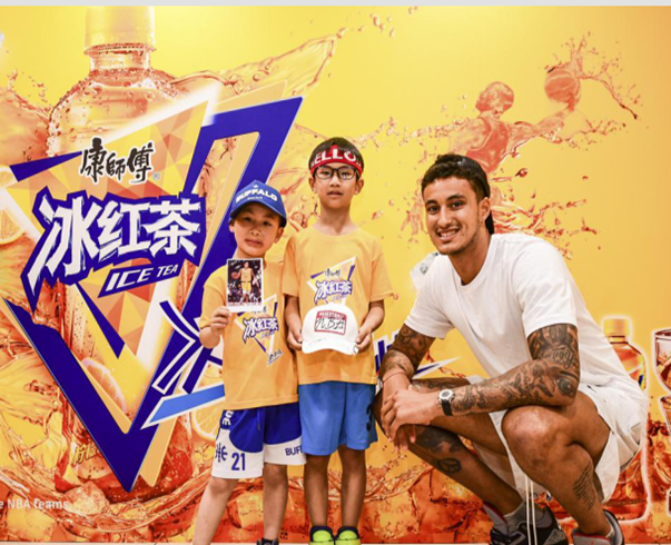 康師(shī)傅冰紅(hóng)茶NBA總冠軍店(diàn)